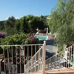 بيت للعطل Luxury Stone