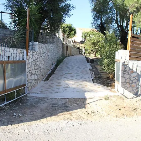 Luxury Stone * Fiskardo
